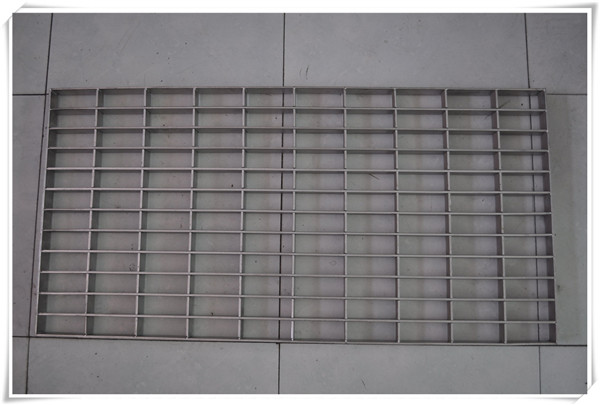 插接式鋼格板使用規(guī)范和防滑情況