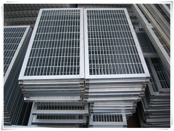 制作平臺鋼格板選用哪些材料