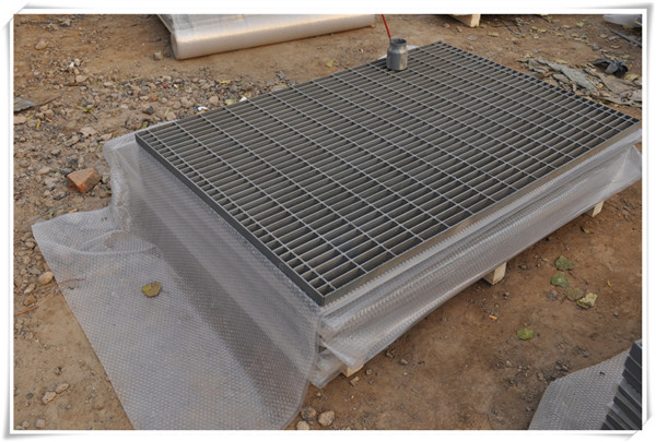 鋼格板規(guī)格參數(shù)選擇一定要滿足鋼格板現(xiàn)場使用情況